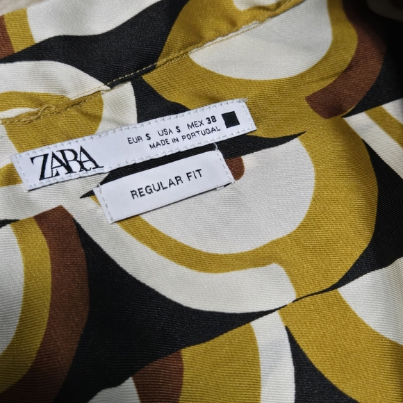 Zara Geometric Satin Soft Print Top, regular fit, Small - Picture 6 of 13